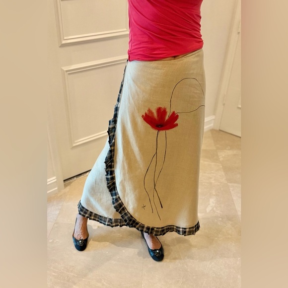 Elegant wraparound Linen Beige Skirt w Black Trim, Handpainted Flower,Size S-M - Picture 8 of 13